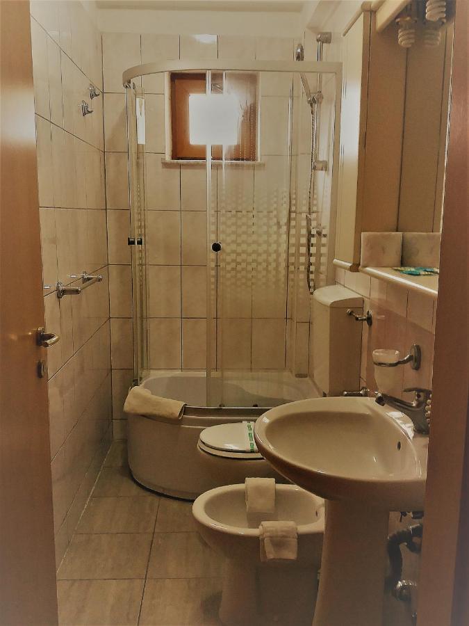 Hotel Veneto Timişoara Exterior foto