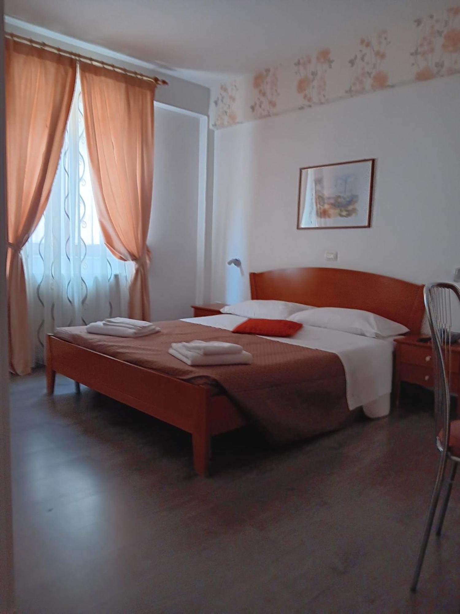 Hotel Veneto Timişoara Exterior foto